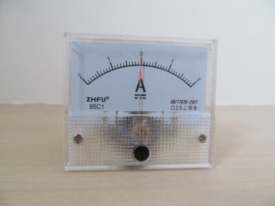 Amperemeter Analog Panel. 2A Bidirektional. +/- Strom 2 Ampere max Ablenkung.