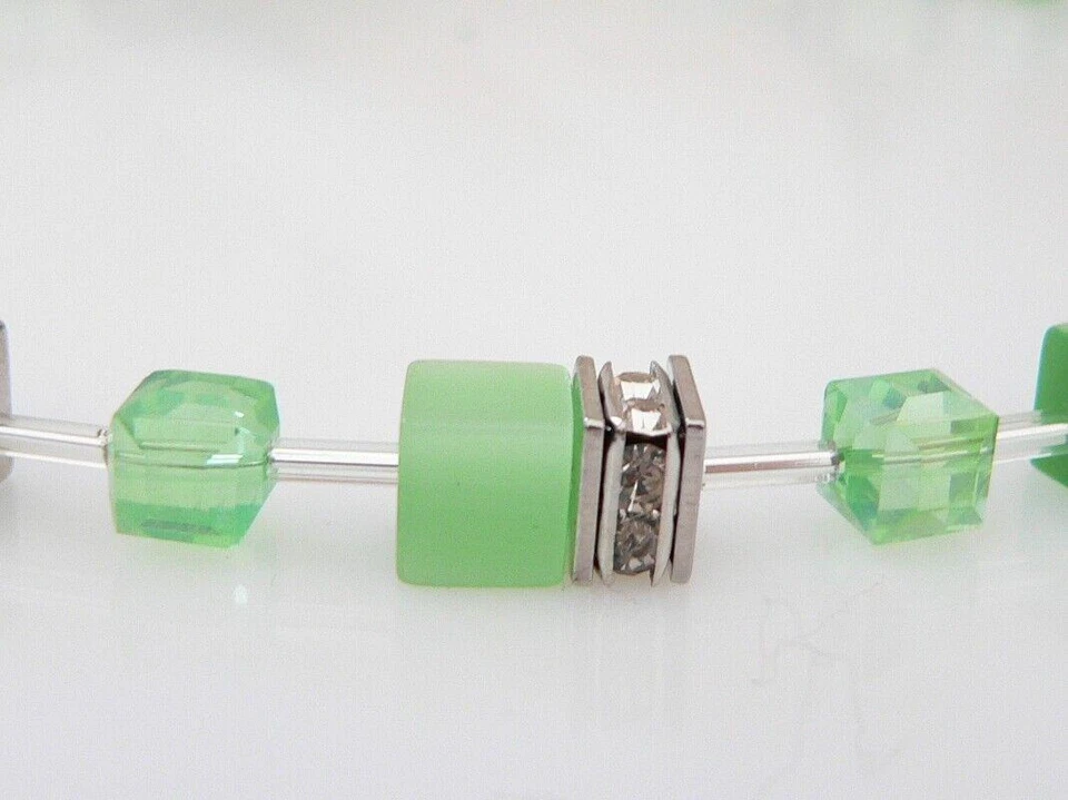 Würfelkette Halskette 8mm Cube Cat Eye hellgrün peridot Kristallglas Strass 510s - Bild 3 von 4