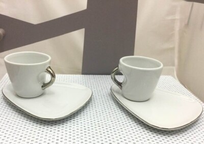 Kaffee Gourmand 2 Kaffeetassen Porzellan weiß Silberrand mit Untertassen
