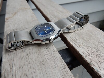 VINTAGE SEIKO WATCH 7005-5020 BLUE DIAL AUTOMATIC WATCH VINTAGE SEIKO WATCH 7005-5020 BLUE DIAL AUTOMATIC WATCH
