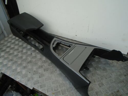2004-2010 BMW 1 SERIES E81 E87 5 DOOR 2.0 CENTRE CONSOLE WITH LEATHER ARMREST - Afbeelding 1 van 7