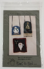 A Wooly Christmas Heart to Hand Needle Felting, Traditional Applique Pattern UC
