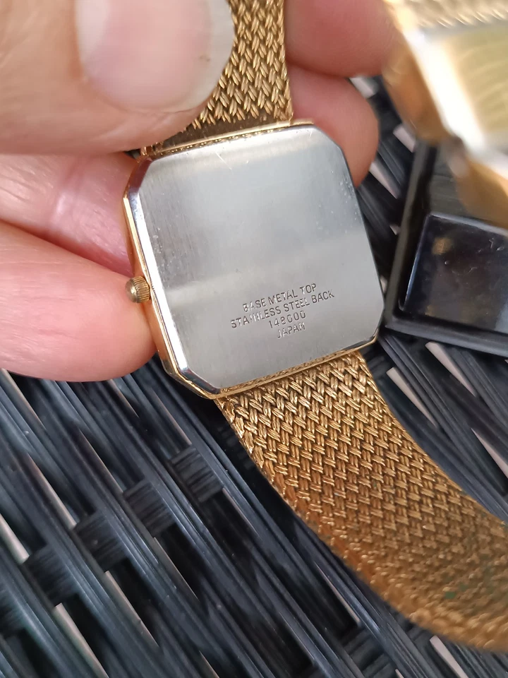 Accurist vintage gold tone date function steel mesh bracelet quartz watch - image 4 of 4