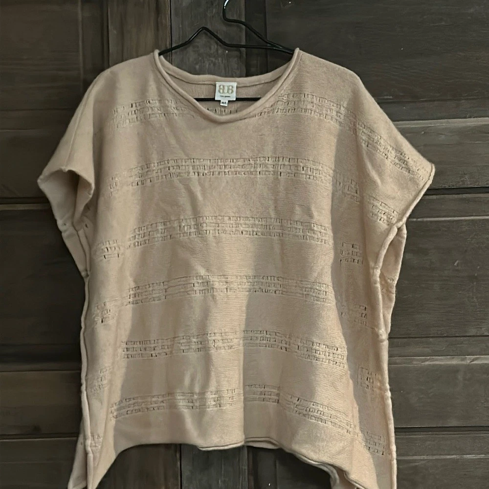 BOO GEMES CASHMERE PONCHO Size M/L
Opens in a new window or tab