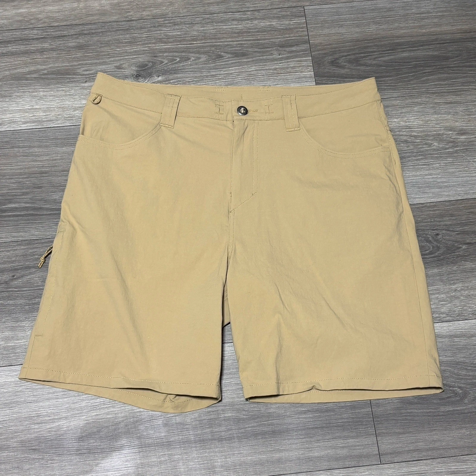 Patagonia Khaki Outdoor Hiking Shorts Mens Size 34 Nylon Blend Tan
Opens in a new window or tab