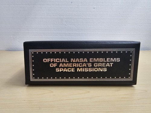 Reliure Willabee & Ward Emblèmes Officiels NASA Missions Spatiales avec 23 Patchs - Photo 16/22