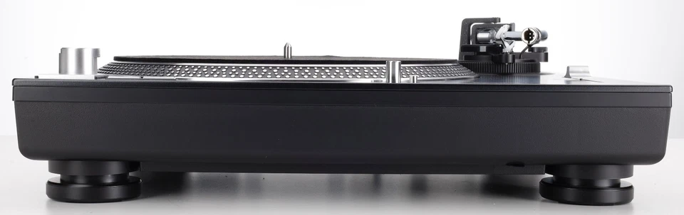 Reloop RP-1000 mk2 Belt Drive Turntable - Image 3 of 4