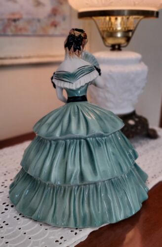 Beautiful RARE Vintage Large Goldscheider Lady Ball Gown w/ Fan Figurine Statue - Picture 3 of 8