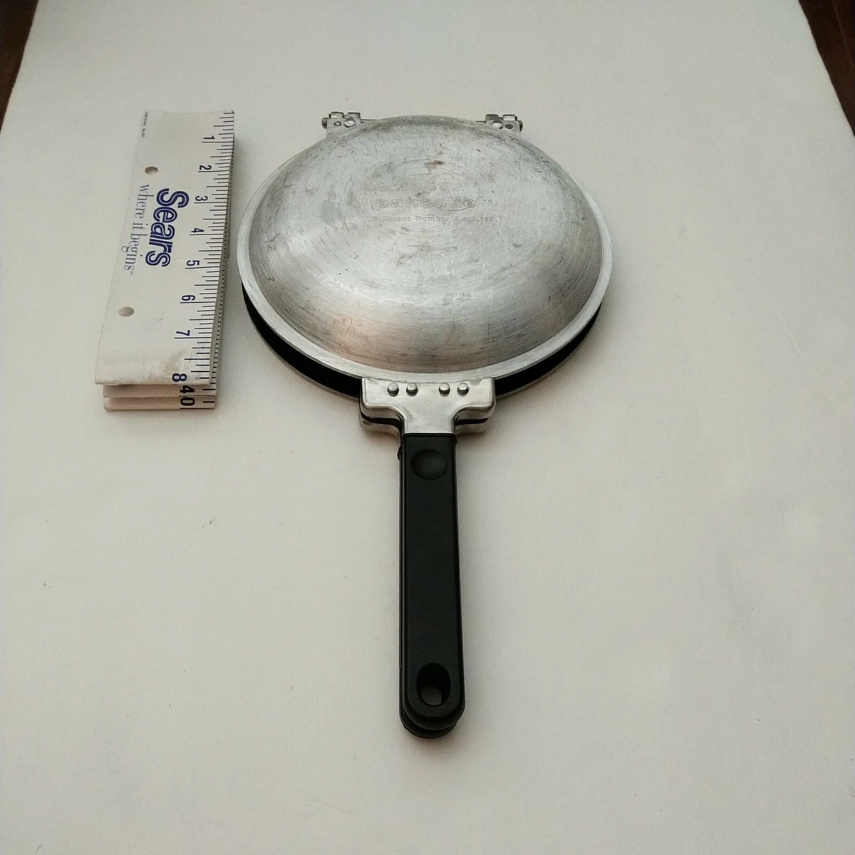 Pancake Flipper Pan