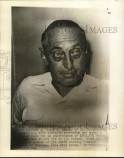 1955 Press Photo Frank Swift waits for inheritance money in Florida - hpw09521