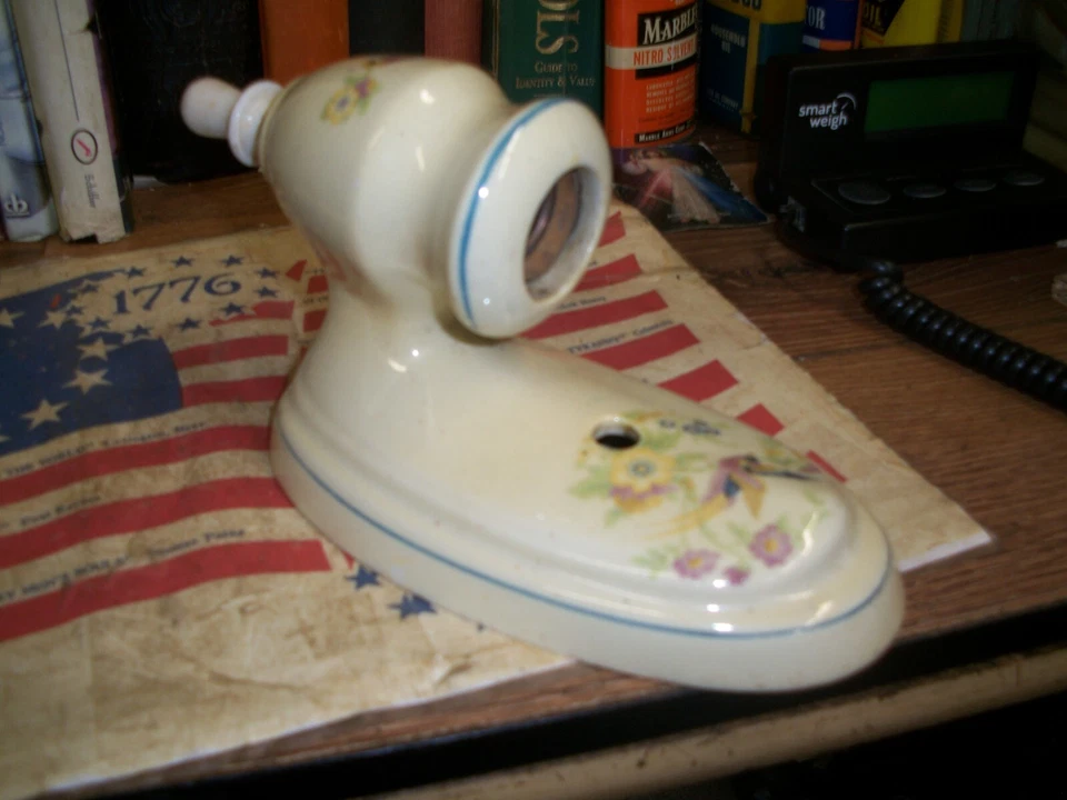 Aplique de pared de porcelana de cerámica de colección azul J lámpara floral cadena de tracción de 1900 Foto 3 de 4