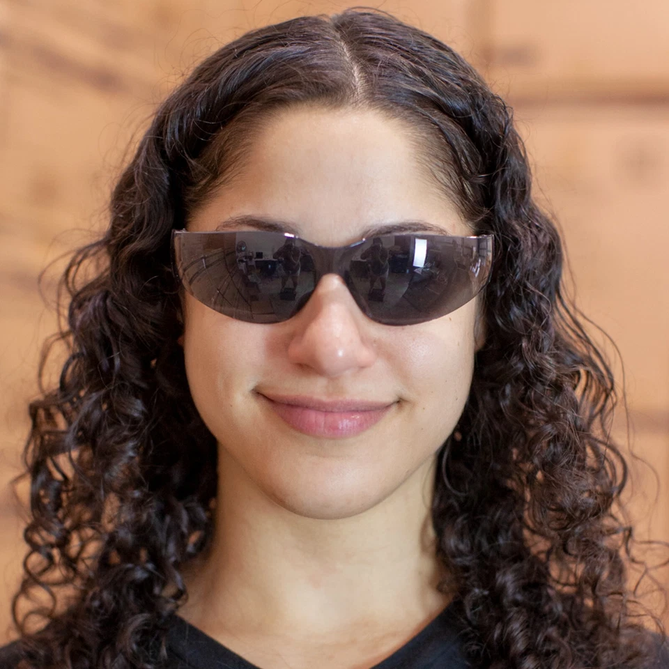 Gafas de seguridad de cristal a todo color, para adultos y jóvenes (paquete de 144) Foto 3 de 4