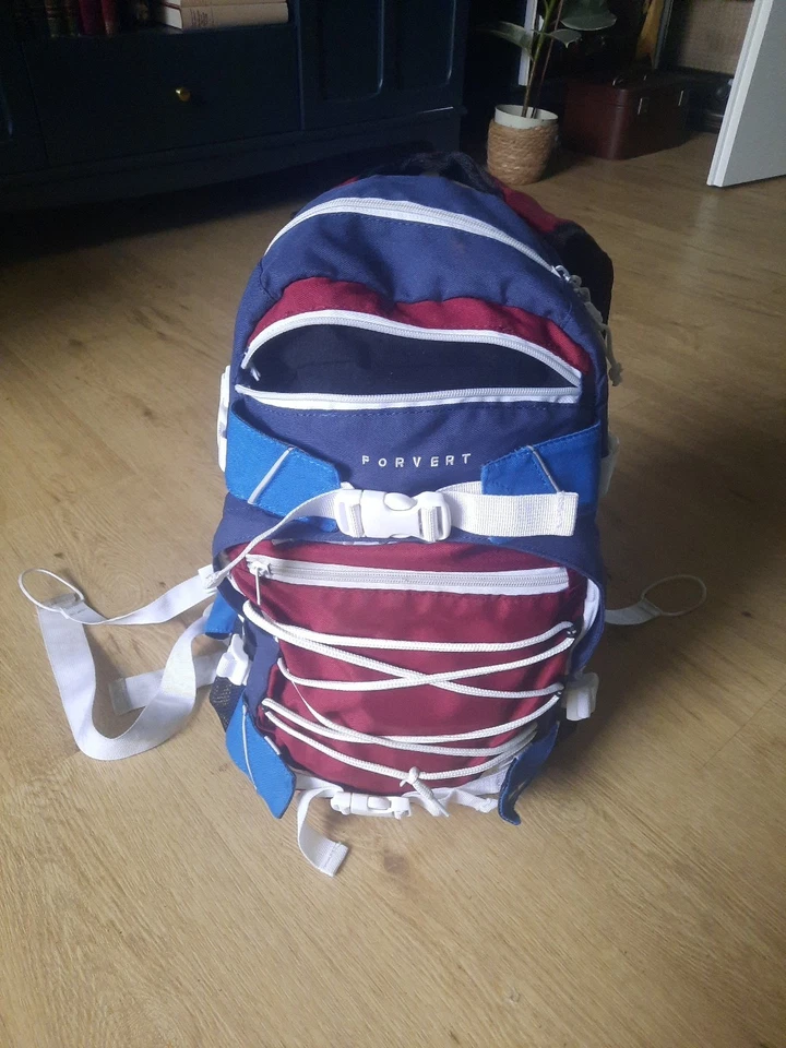 Rucksack von Porvert – Weinrot und Dunkelblau