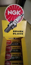 Ancien Présentoir Bougies NGK ( Id. Eyquem, Champion, etc...) Spark Plug 80's