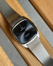 Universal Geneve White Shadow Tank Automatic Microrotor Ref 866105 vintage blue