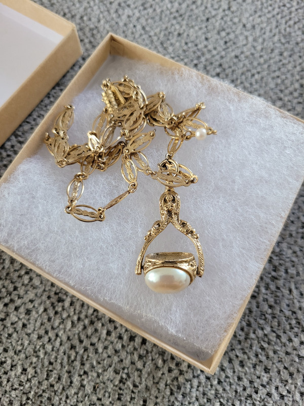 Vintage 1928 Necklace - Faux Pearl Spinner Necklace - Marked 1928 / 916
