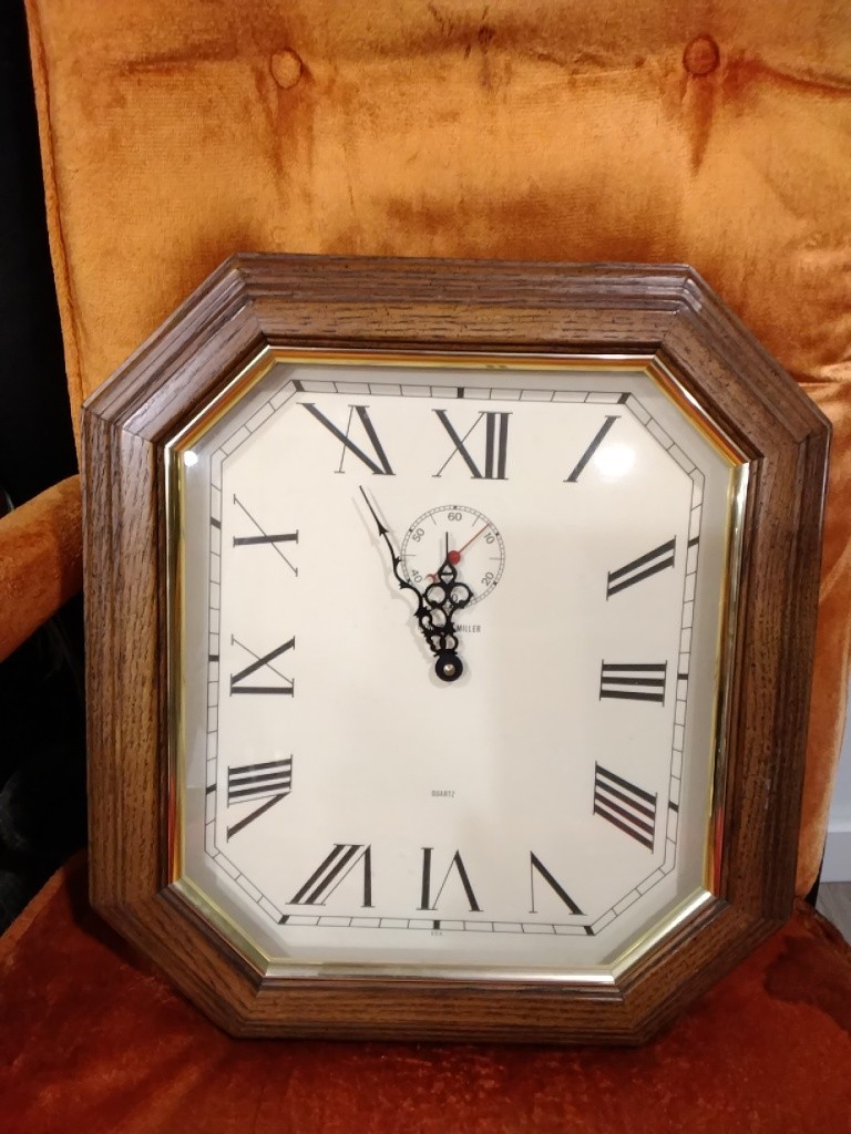 Howard Miller Octagon Wall Clock wood Finish 612245 WORKS AMAZING CONDITION