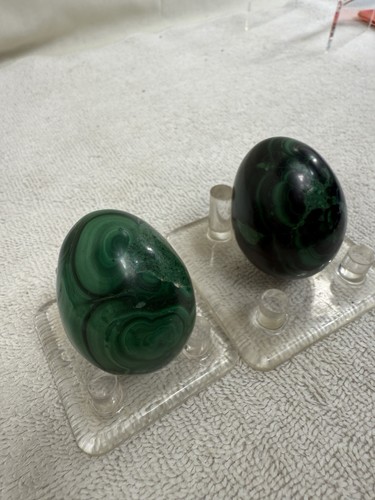 2 piedras preciosas pulidas de huevo de malaquita sólida natural 222 g en total - Imagen 3 de 20