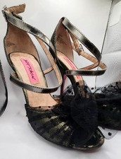 Betsey Johnson Beaconn High Heel Ankle Strap Metallic Black Toe Accent Size 6m
