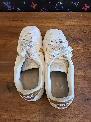 Size 12 Nike Cortez Womens White Metallic Swoosh Suede Sneaker 902856-013 - Picture 4 of 13