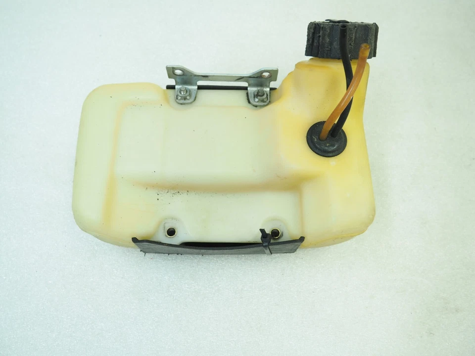 TANQUE GASOLINA DESBROZADORA KAWASAKI TH 43 - TH 48 - TH48 ""ORIGINAL"" Foto 4 de 4