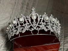 Royal Aristocratic Vintage Pearl Tiara replica