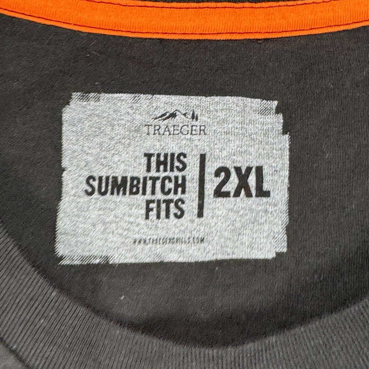 Traeger Grills T-Shirt Men's 2XL Pit Pros & Patio Bros Flying Pig Black Orange View 5