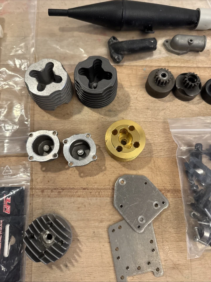 moto rc 1/5 Pezzi Di Ricambio - Immagine 3 di 4