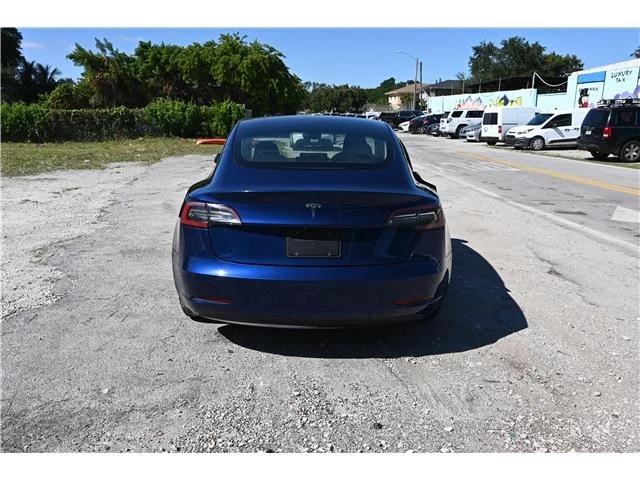 2019 Tesla Model 3 Mid Range Sedan 4D - Image 4 of 4