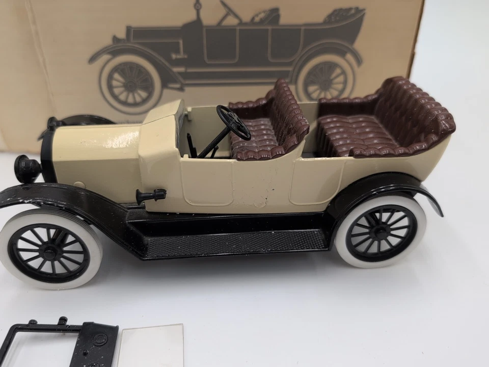SpecCast Case 25 Model R Car 1/18 Scale Tan  - Image 2 of 4