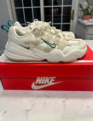 Nike Tech Hera FN7491-110 Sneaker Pale Ivory/White Green Gold Low Top