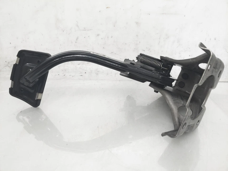 2016 Hyundai Veloster Base 1.6L At Brake Pedal With Bracket Assembly 32800-2V410 - Image 2 of 4