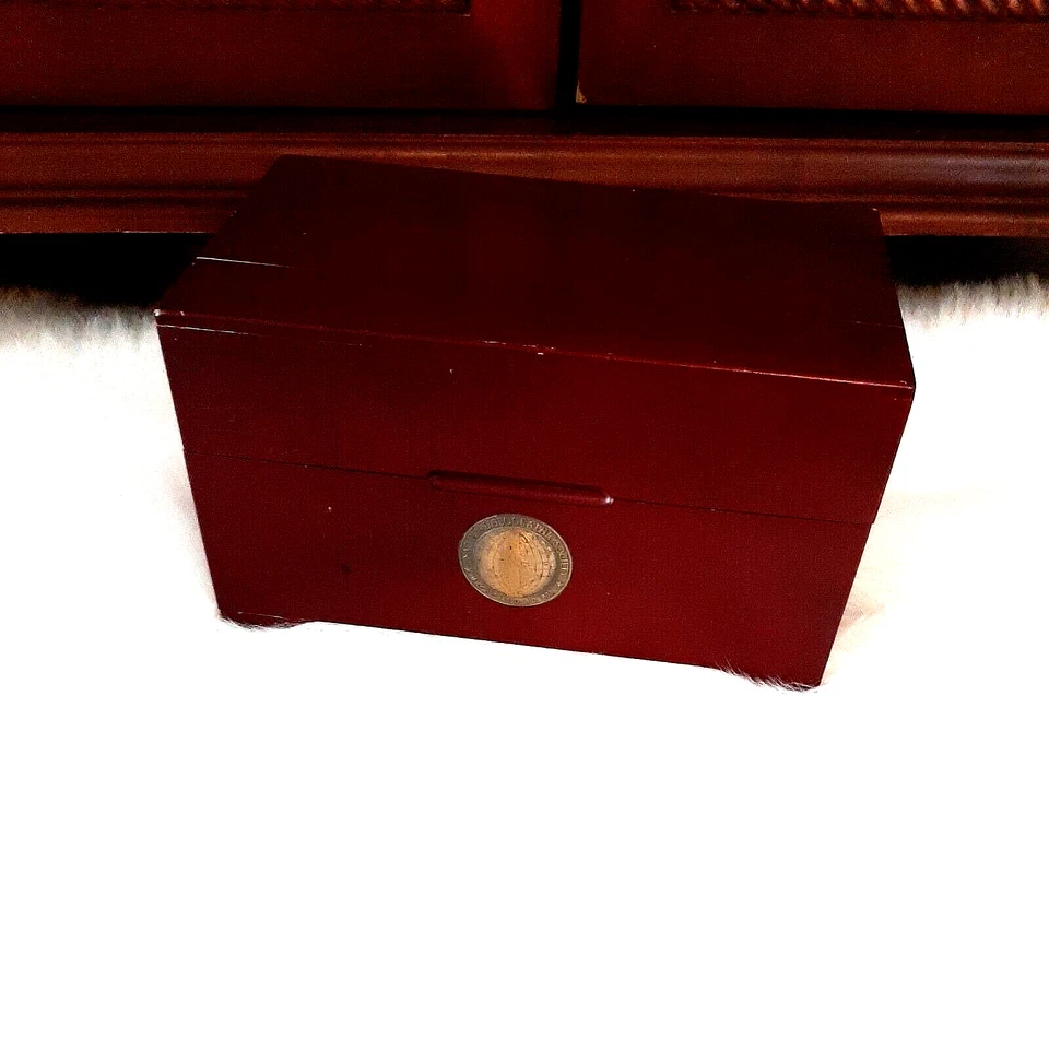 National Geographic 1888-1909 and 1910 - 1990s 30 CDs in Mahogany Box Manual - Image 2 of 3