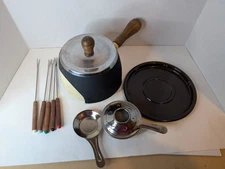  Fondue Cream Enamel Pot W/ Accessories 5 Forks Tray Vintage Kitchen  Decor 