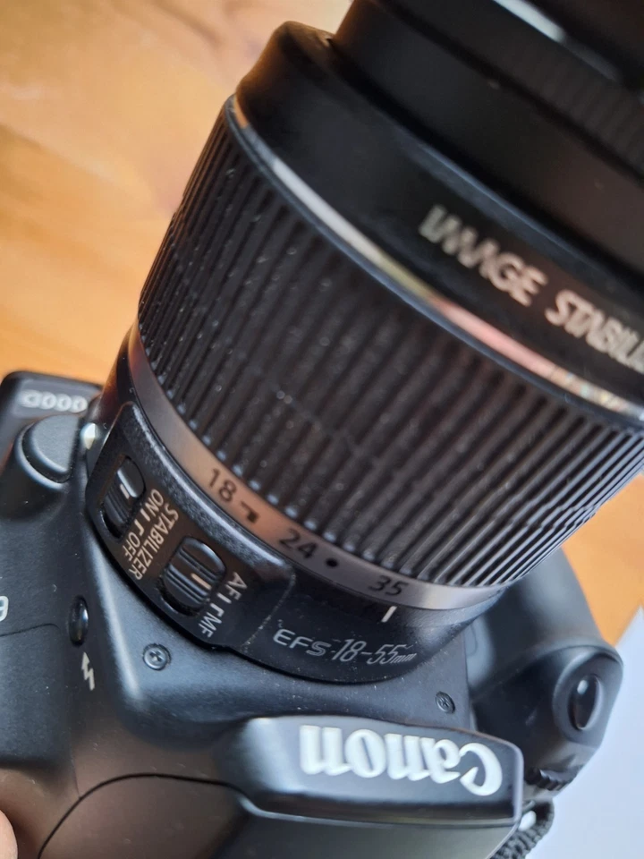 Digitale Spiegelreflexkamera Canon EOS 1000D mit Zubehörpaket und Tasche - Bild 2 von 4