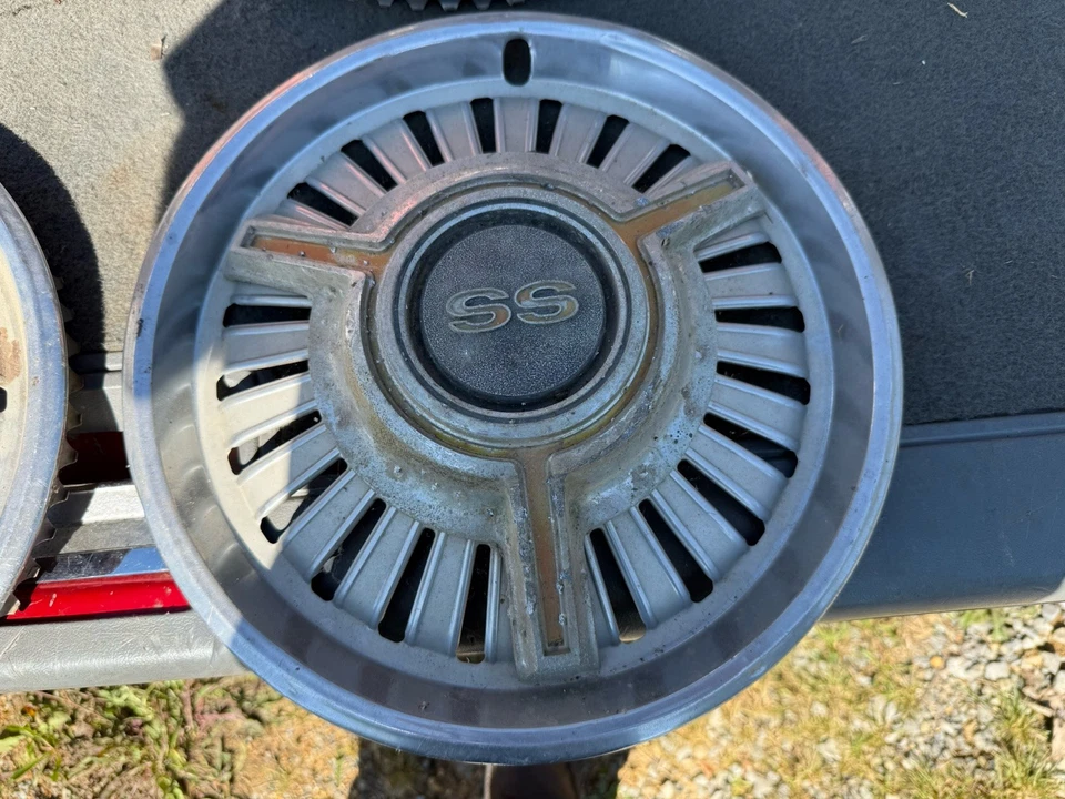 1965 1966 Chevrolet Chevelle Malibu 14"  Hubcaps Set Of 4 - Image 2 of 4