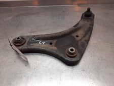Triangle de suspension Nissan Pulsar