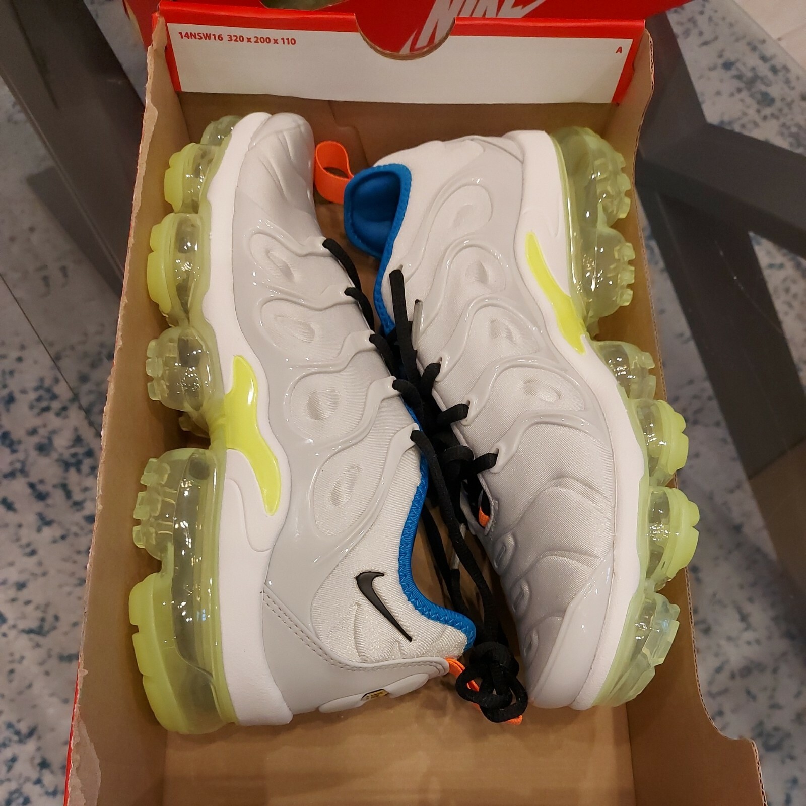 Nike Air VaporMax Plus Volt Neon Green' DQ4695-001 Women's 9 Shoes New |  eBay