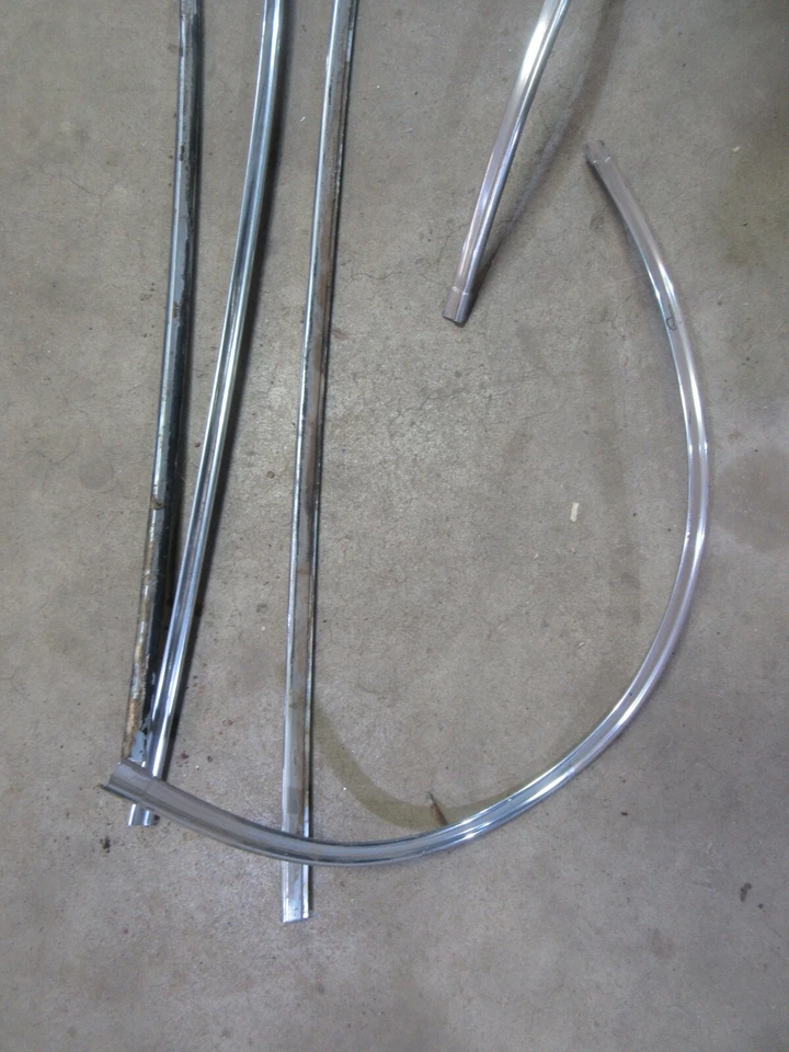 Cadillac Deville 1956 2 puertas techo rígido exterior ventana trasera molduras piezas Foto 2 de 4