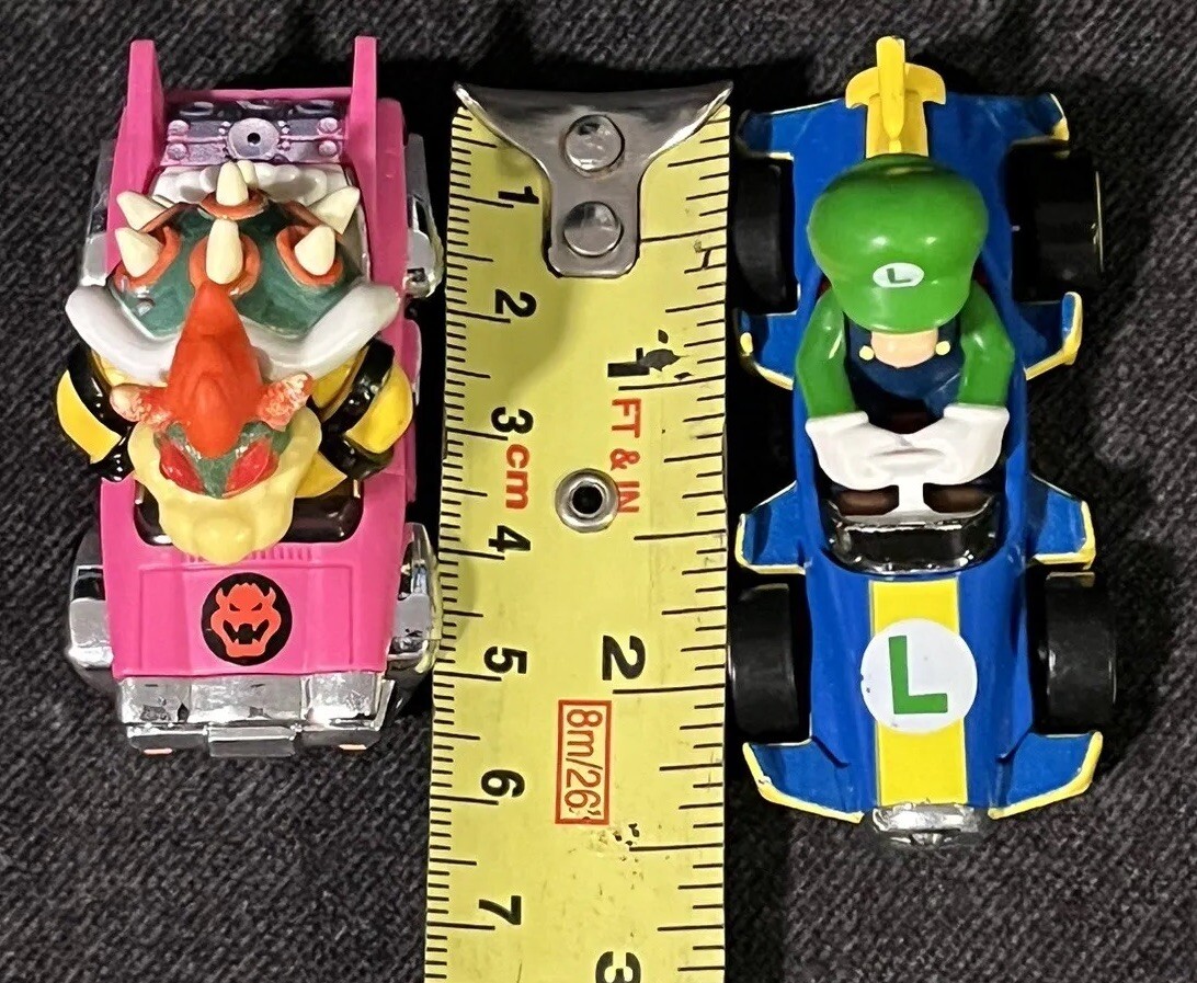 Hot Wheels 2018 Die Cast Mario Cars Bowser Pink Car & Luigi Race Car