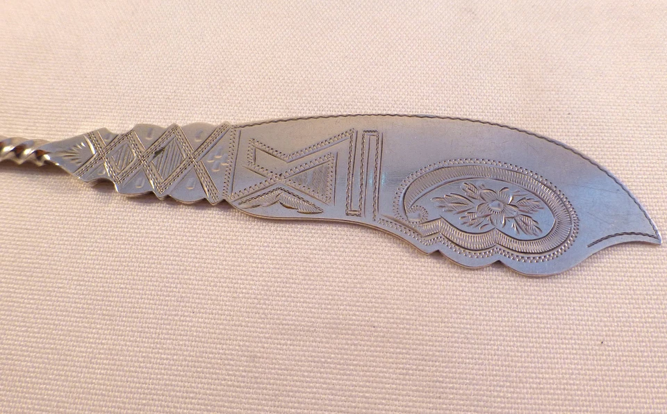 Cuchillo/esparcidor de monedas de plata con diseño de corte y torsión Brite de lujo-7 1/2" Foto 3 de 4