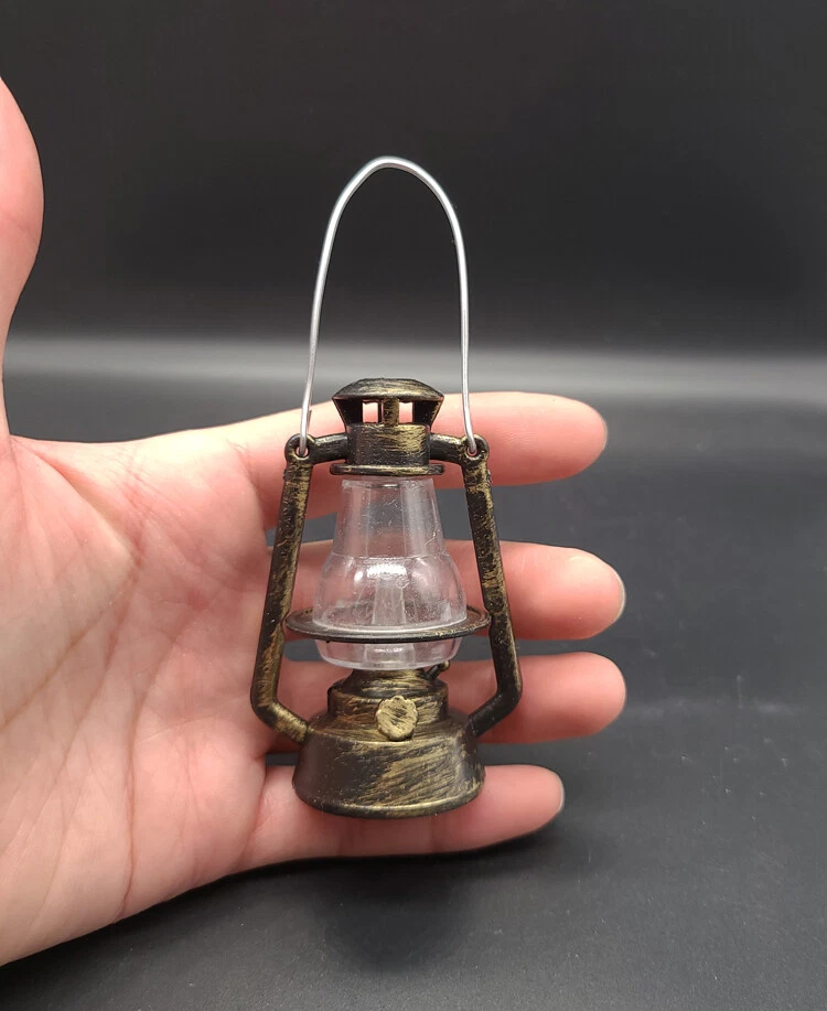 Hand held cheap oil lamp