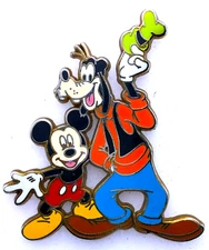 DISNEY Trading Pin - 2006 - MICKEY MOUSE and GOOFY Pals, Buddies, Friends