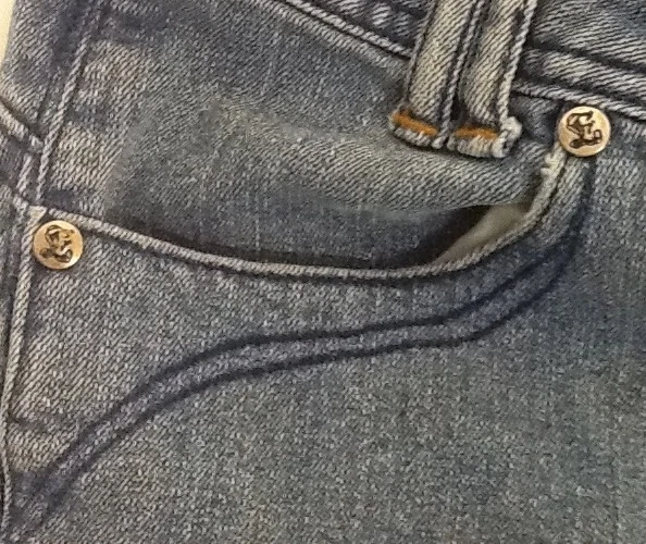 St894 Enyce 女孩蓝色牛仔裤 Capris 短裤 10 码 — 第 2/4 张图片