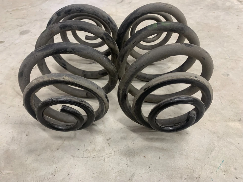 BMW Z3 1997 muelles helicoidales traseros ambos 1,9 automático Foto 3 de 3