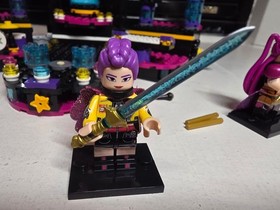 KPop Demon Hunters Mira Rumi Zoey Minifigures & LEGO Friends 41105 Stage LOT