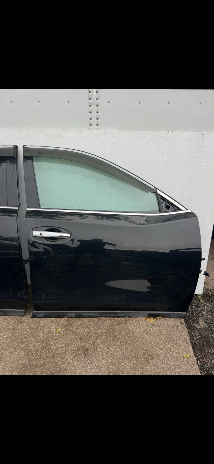 2016 Nissan Rogue Front Right Passenger Door Black G41 OEM w/ Glass