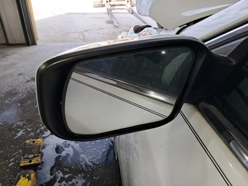 Used Left Door Mirror fits: 2015 Nissan Altima Power Sdn non-heated w/o LED turn