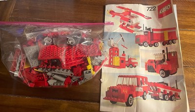 VIntage (1979) LEGO Basic Building Set (722) Incomplete With Manual
