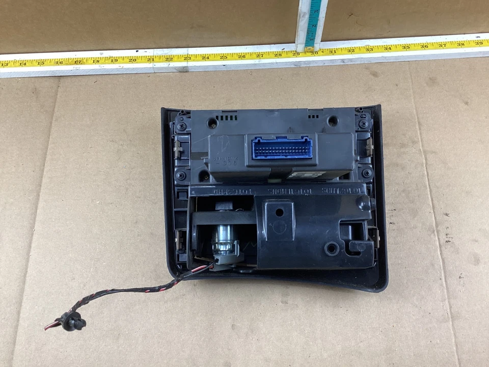 2003 - 2006 凯迪拉克 CTS 交流电加热器 温度 气候控制 25751076 原始设备制造商 — 第 4/4 张图片